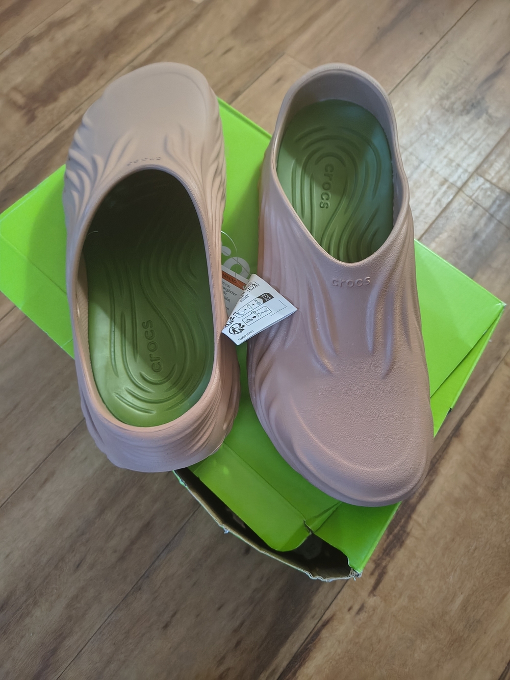 Mens Echo Wave Crocs